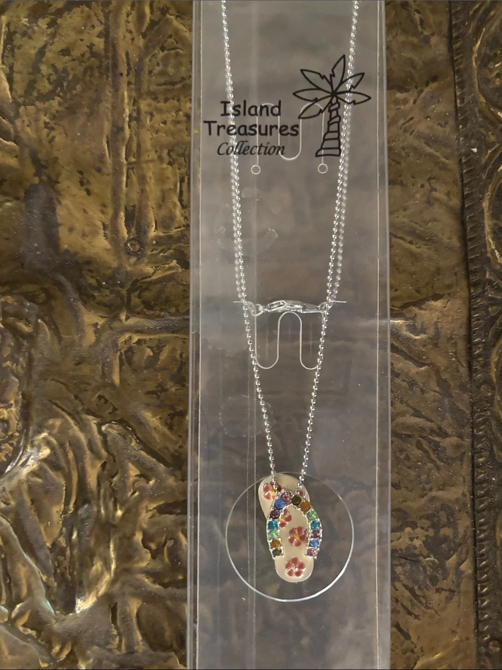 NWT Island Treasures Silver Tone Multicolor Flip Flop Pendant Necklace